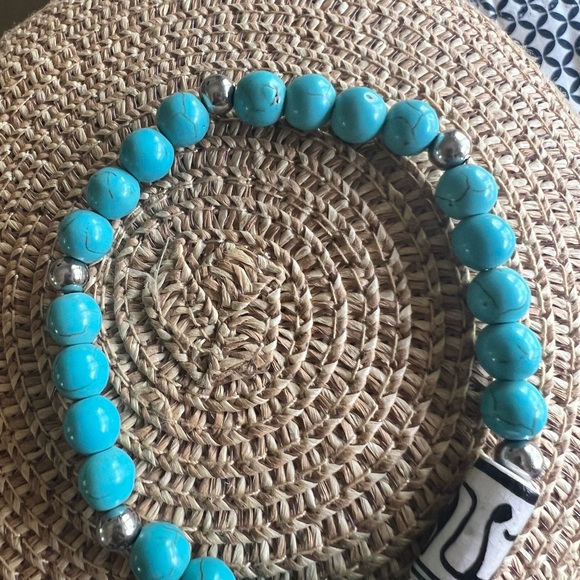 Blue and Silver Beaded Bracelet with Elastic Design - Picture 3 of 3